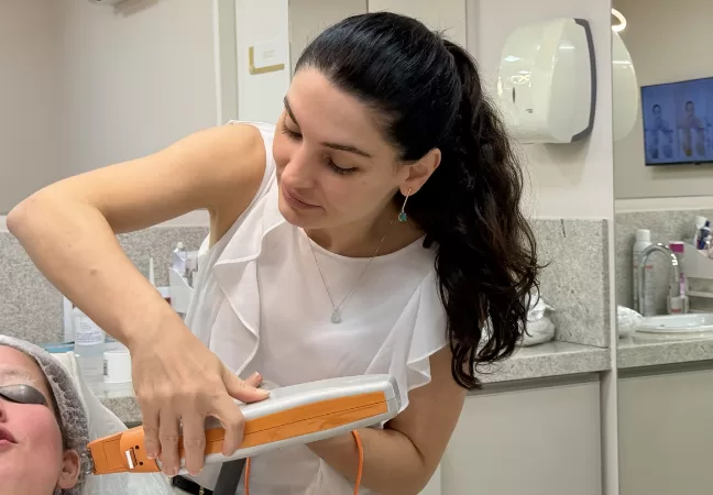 Blog - Dermatologista em Pinheiros 1 Bioestimulação de colágeno a laser: é possível? Entenda como funciona